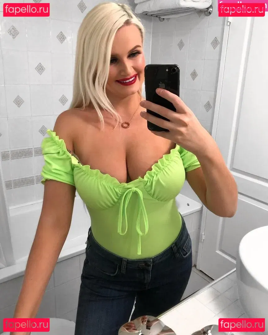 Zandra May Onlyfans Photo Gallery 