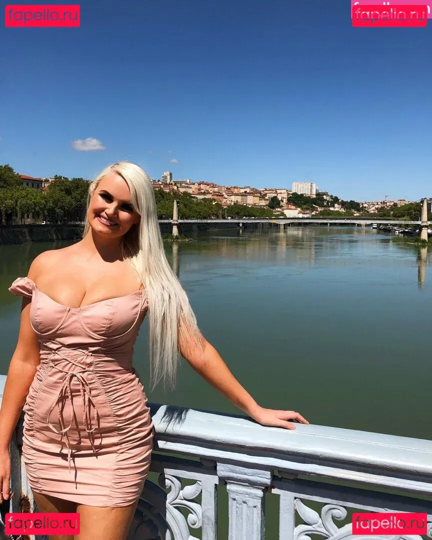 Zandra May Onlyfans Photo Gallery 