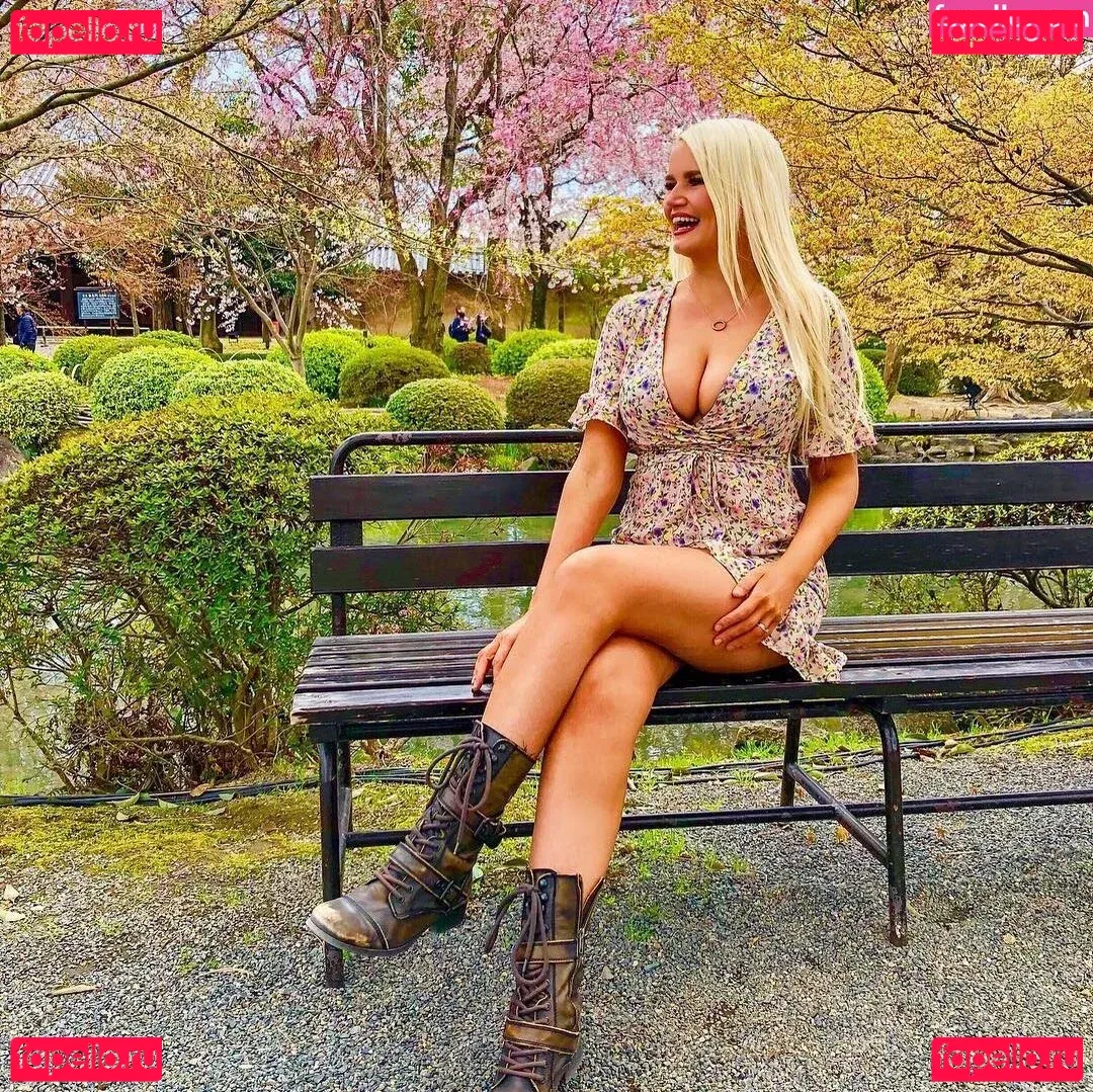 Zandra May Onlyfans Photo Gallery 