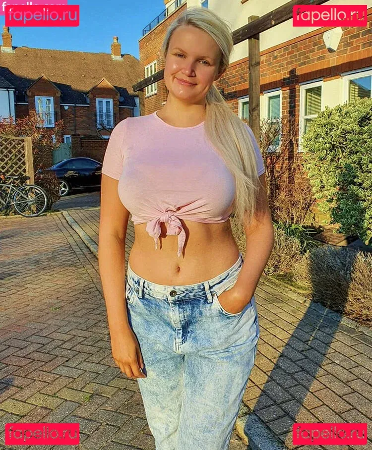 Zandra May Onlyfans Photo Gallery 