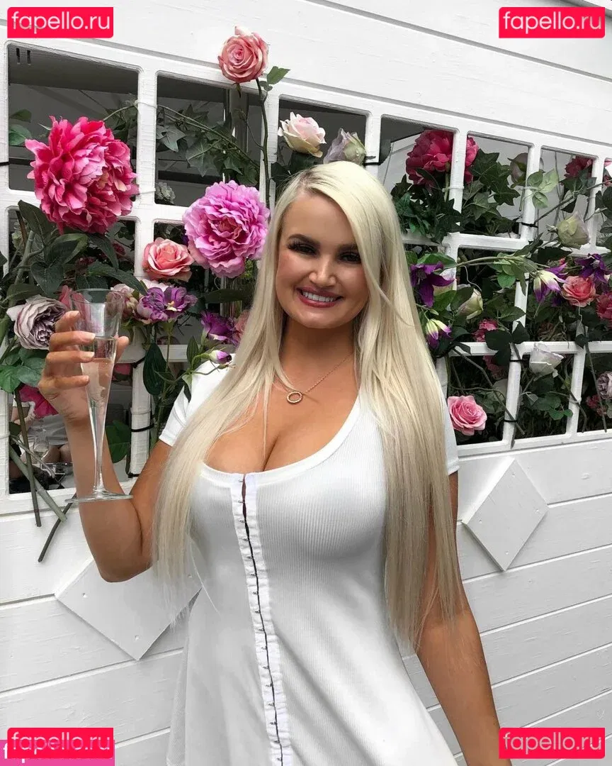 Zandra May Onlyfans Photo Gallery 