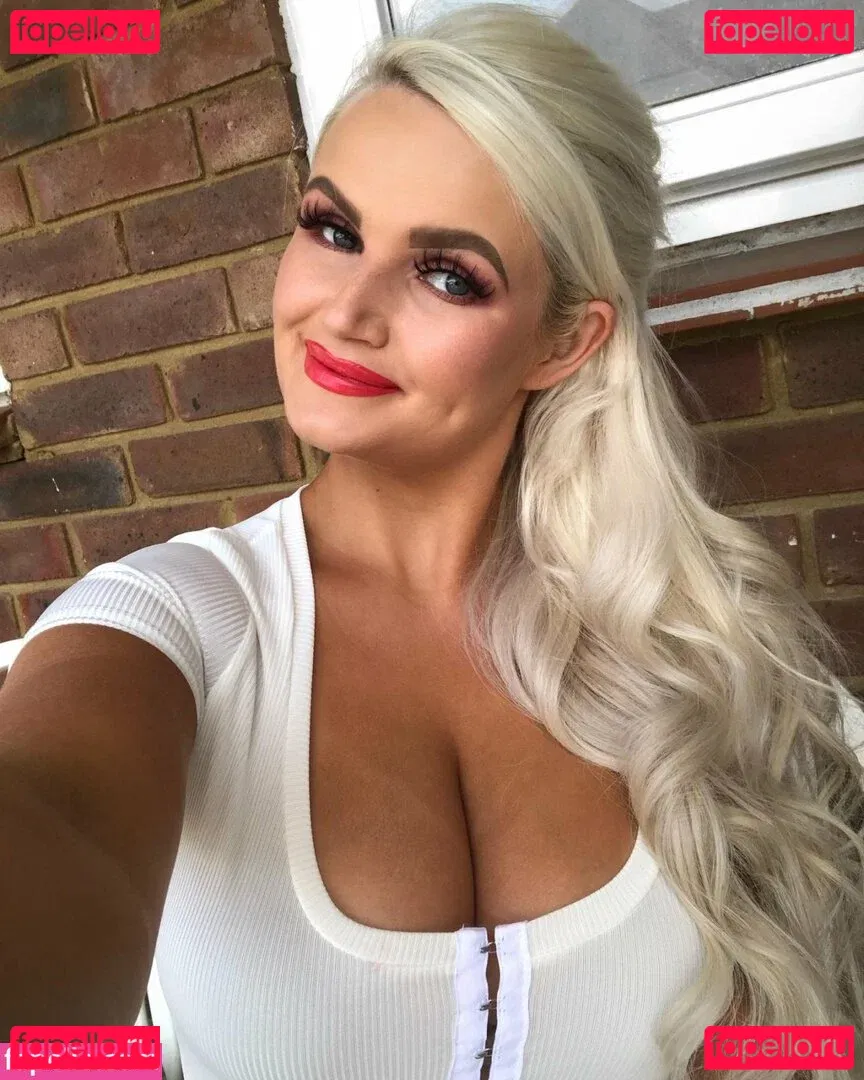 Zandra May Onlyfans Photo Gallery 