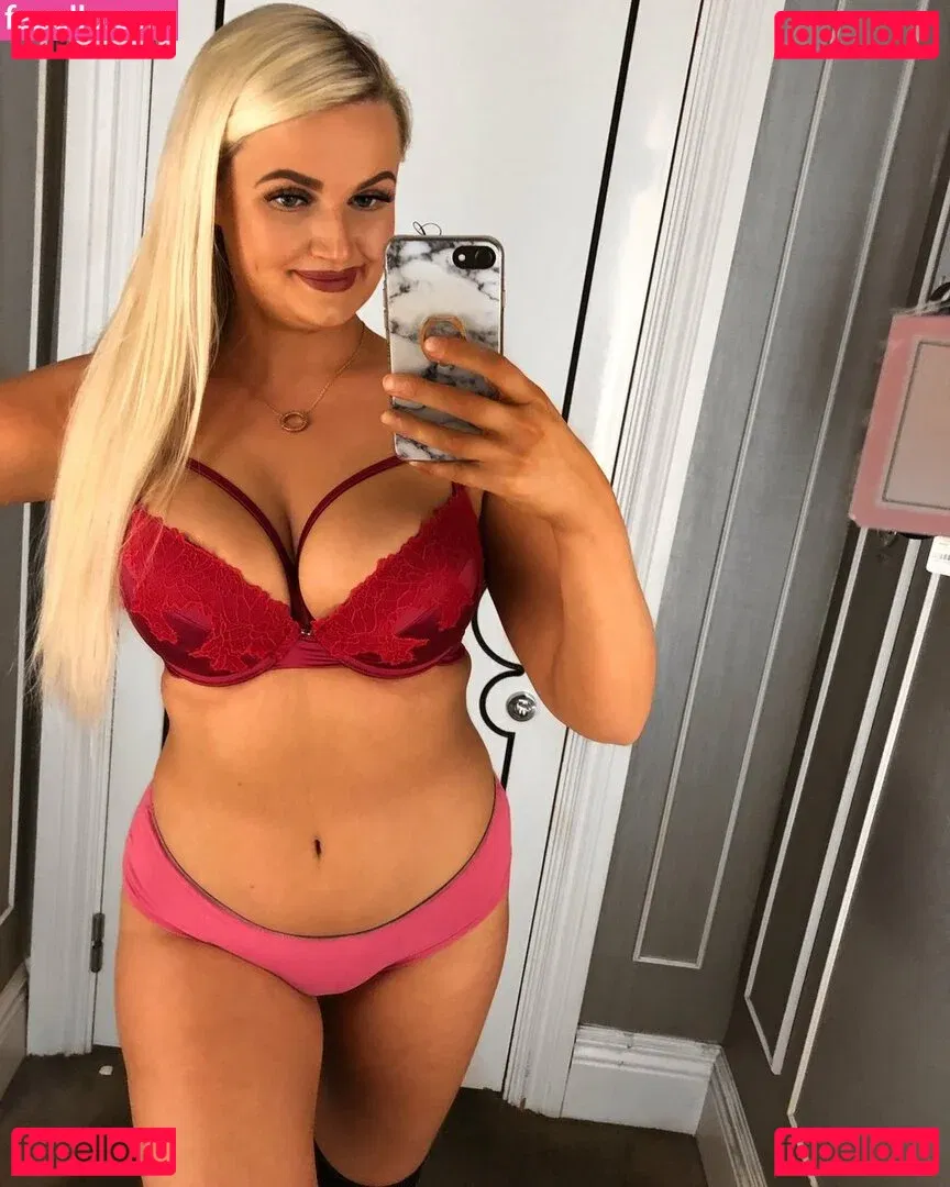 Zandra May Onlyfans Photo Gallery 