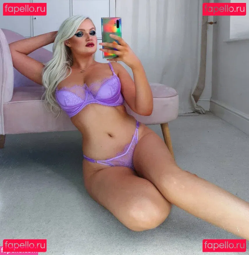 Zandra May Onlyfans Photo Gallery 