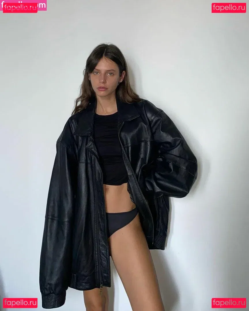 Alizee Gamberini Onlyfans Photo Gallery 