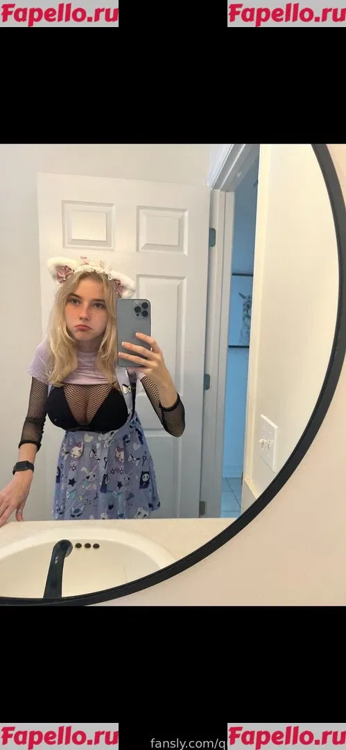 ItsBumbleBea Onlyfans Photo Gallery 