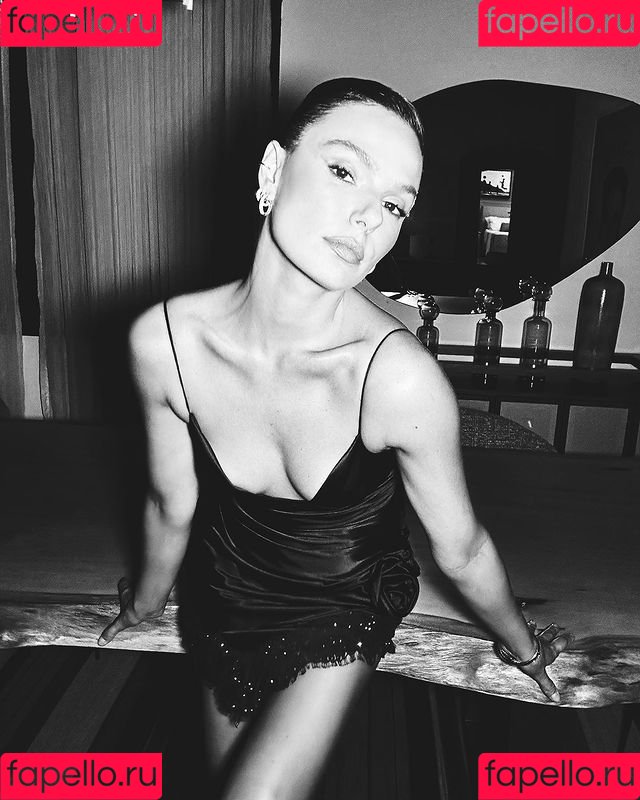 Isis Valverde Onlyfans Photo Gallery 