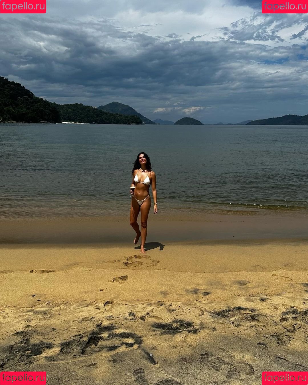 Isis Valverde Onlyfans Photo Gallery 