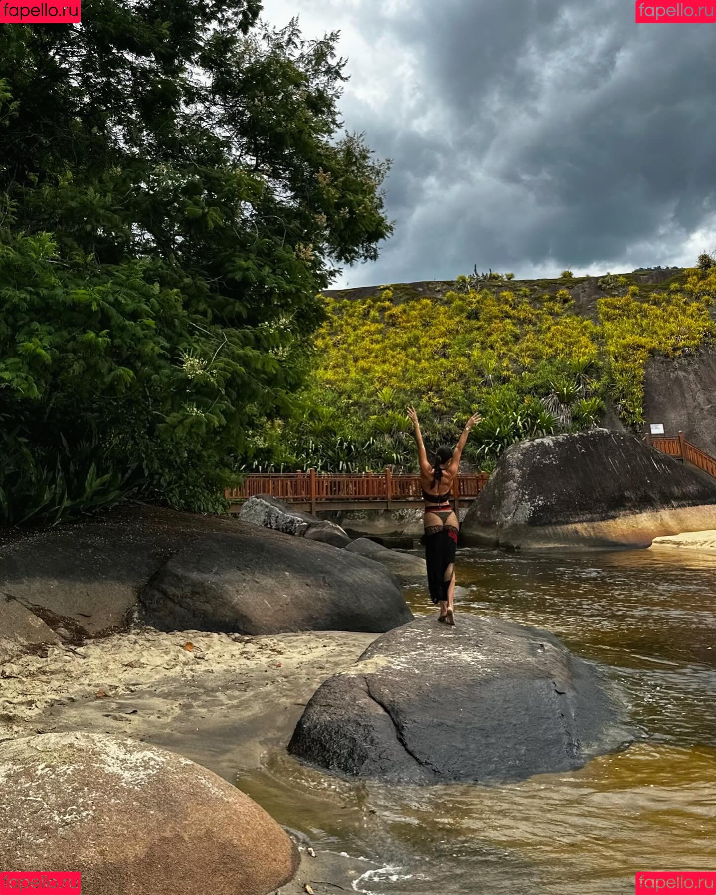 Isis Valverde Onlyfans Photo Gallery 