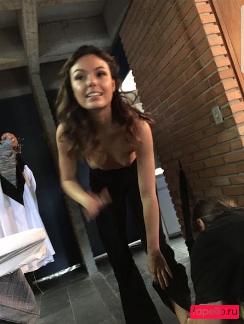 Isis Valverde Nude Onlyfans Photo 26