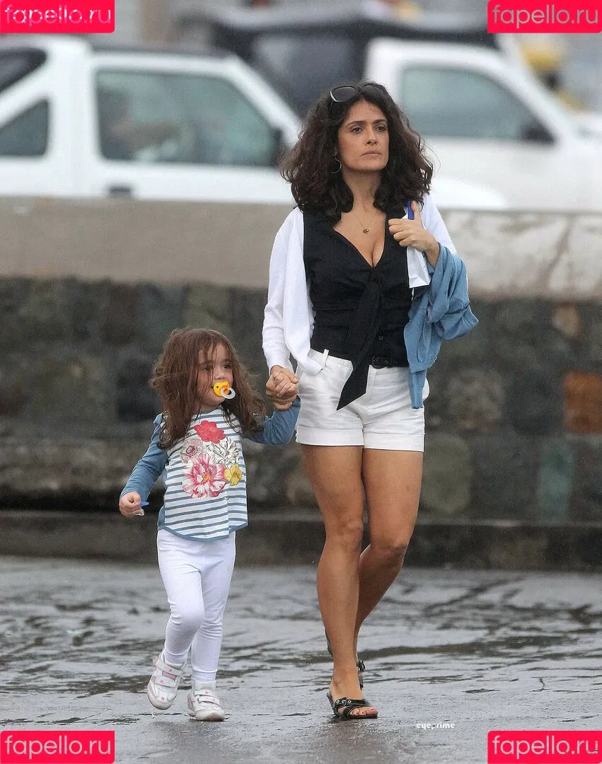 Salma Hayek Onlyfans Photo Gallery 