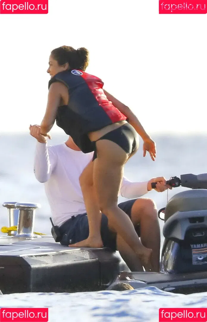 Salma Hayek Onlyfans Photo Gallery 