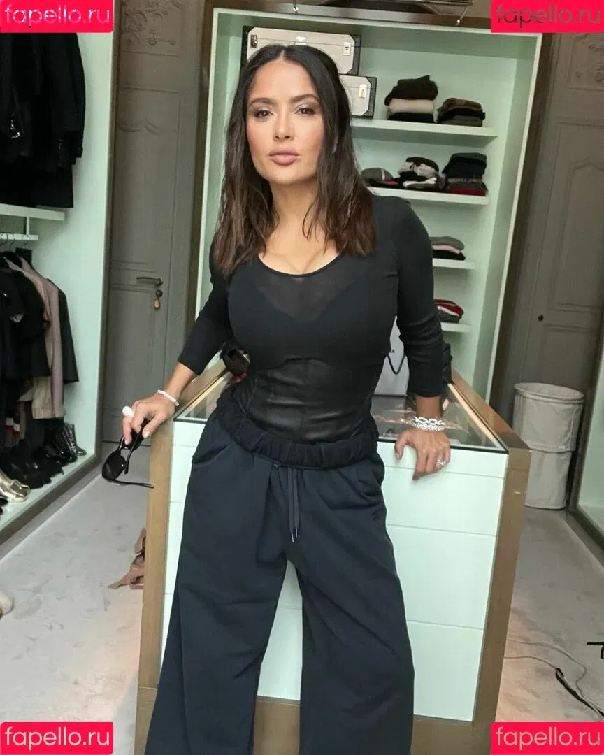 Salma Hayek Onlyfans Photo Gallery 