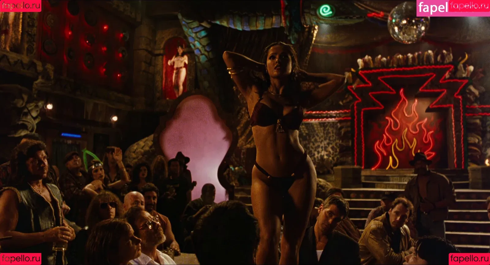 Salma Hayek Onlyfans Photo Gallery 