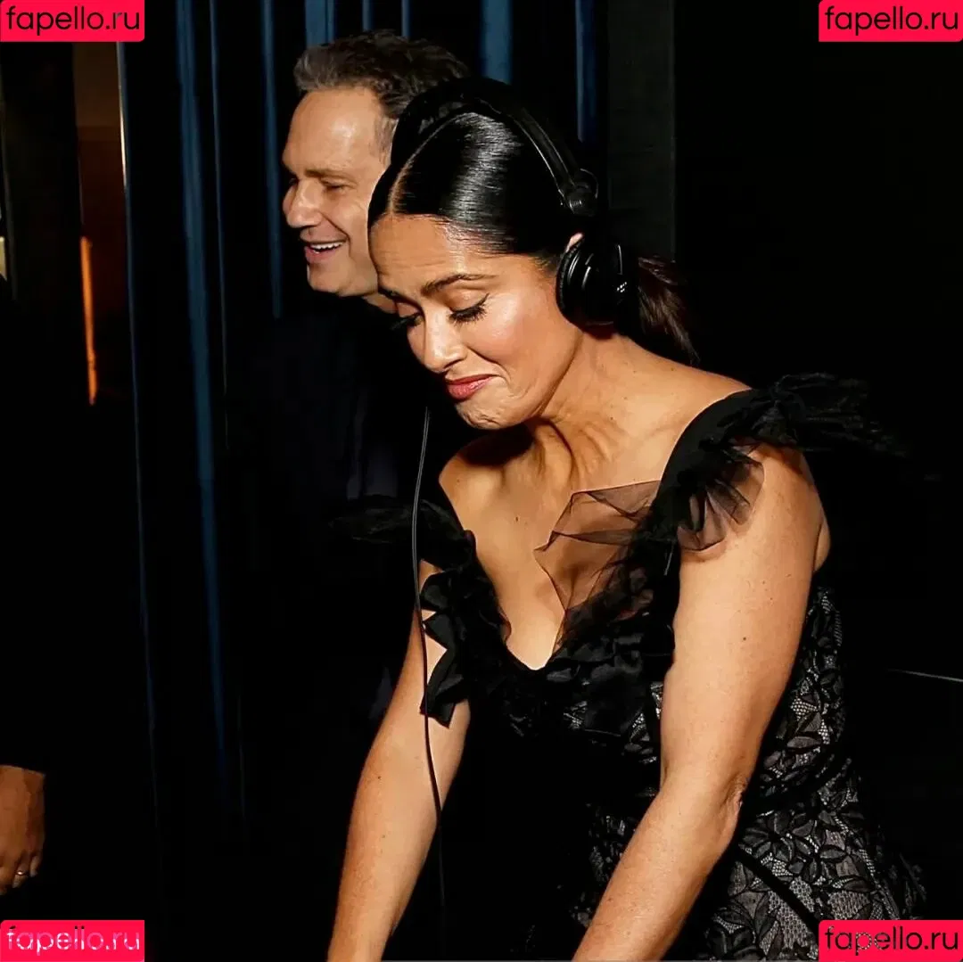 Salma Hayek Onlyfans Photo Gallery 
