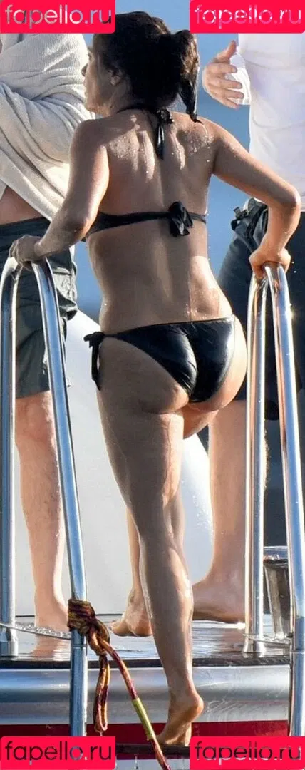 Salma Hayek Onlyfans Photo Gallery 