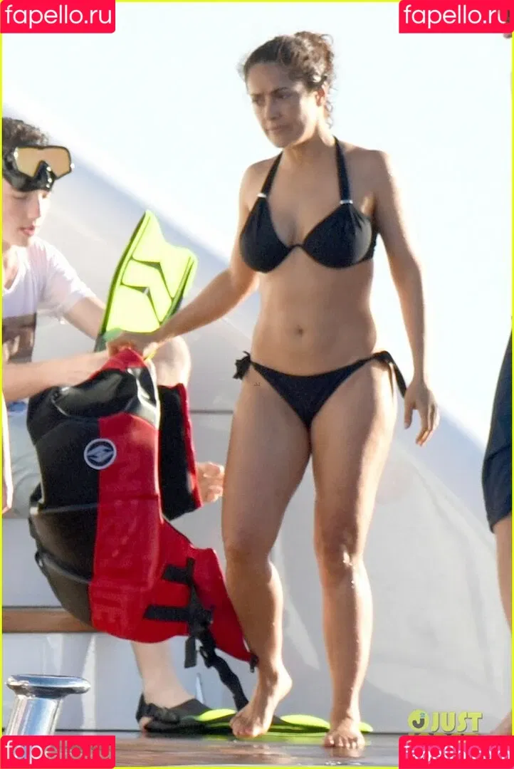 Salma Hayek Onlyfans Photo Gallery 
