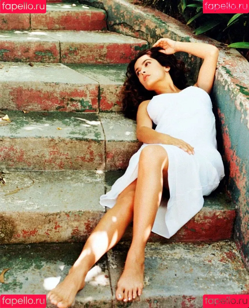 Salma Hayek Onlyfans Photo Gallery 