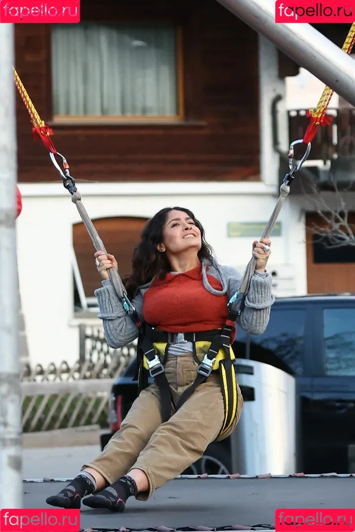 Salma Hayek Onlyfans Photo Gallery 