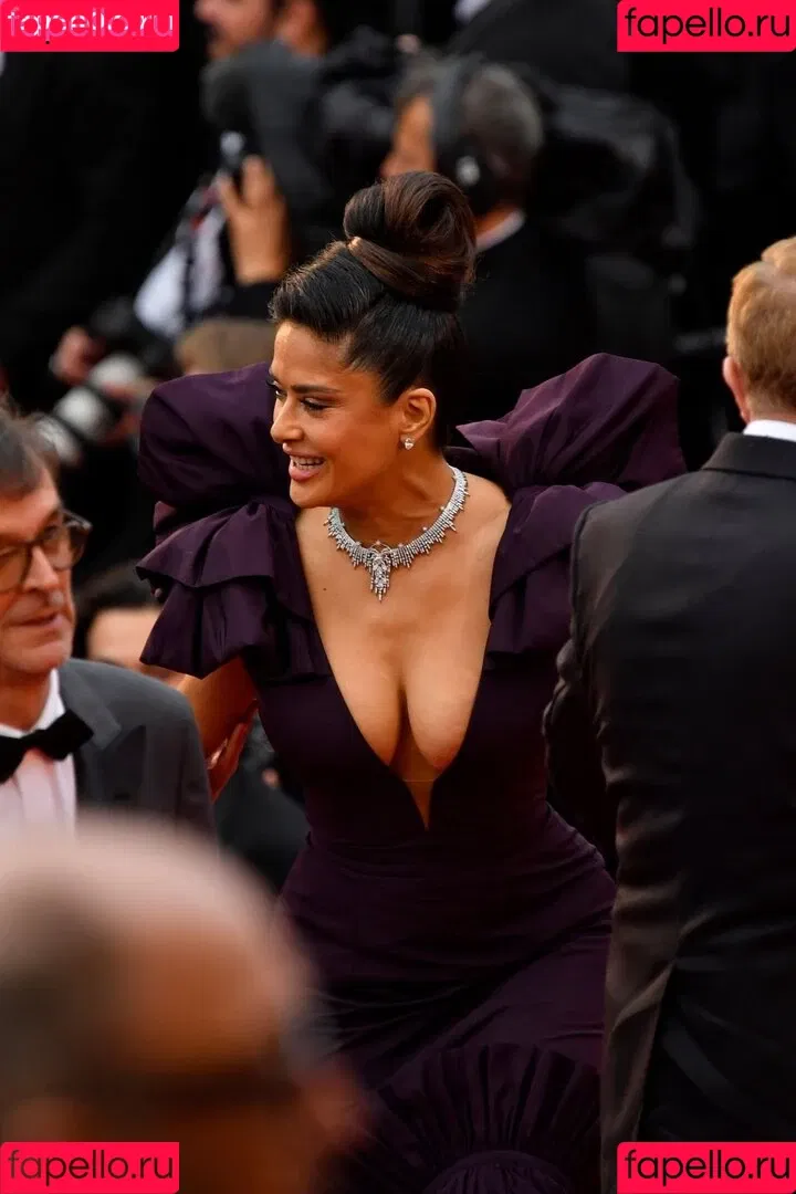 Salma Hayek Onlyfans Photo Gallery 
