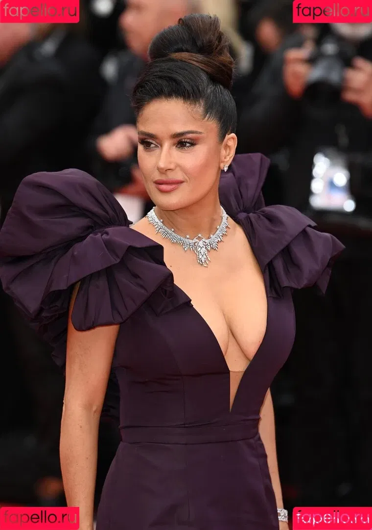 Salma Hayek Onlyfans Photo Gallery 