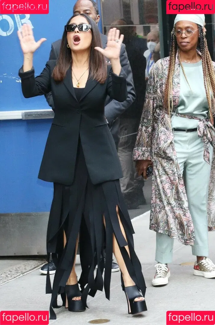Salma Hayek Onlyfans Photo Gallery 