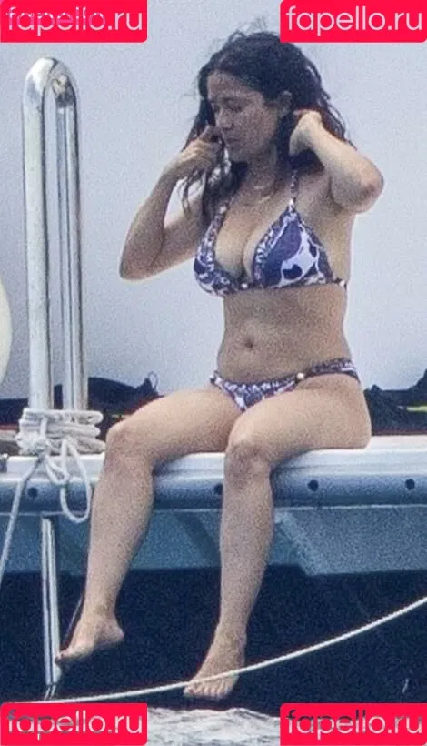Salma Hayek Onlyfans Photo Gallery 