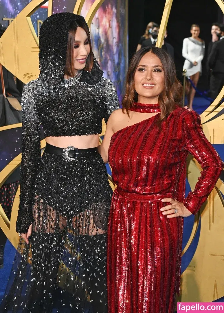 Salma Hayek Onlyfans Photo Gallery 