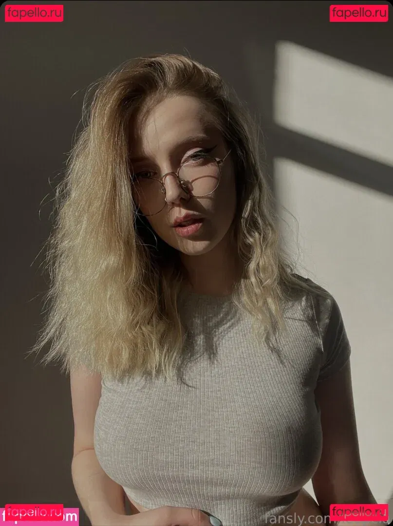 Loopcia Onlyfans Photo Gallery 