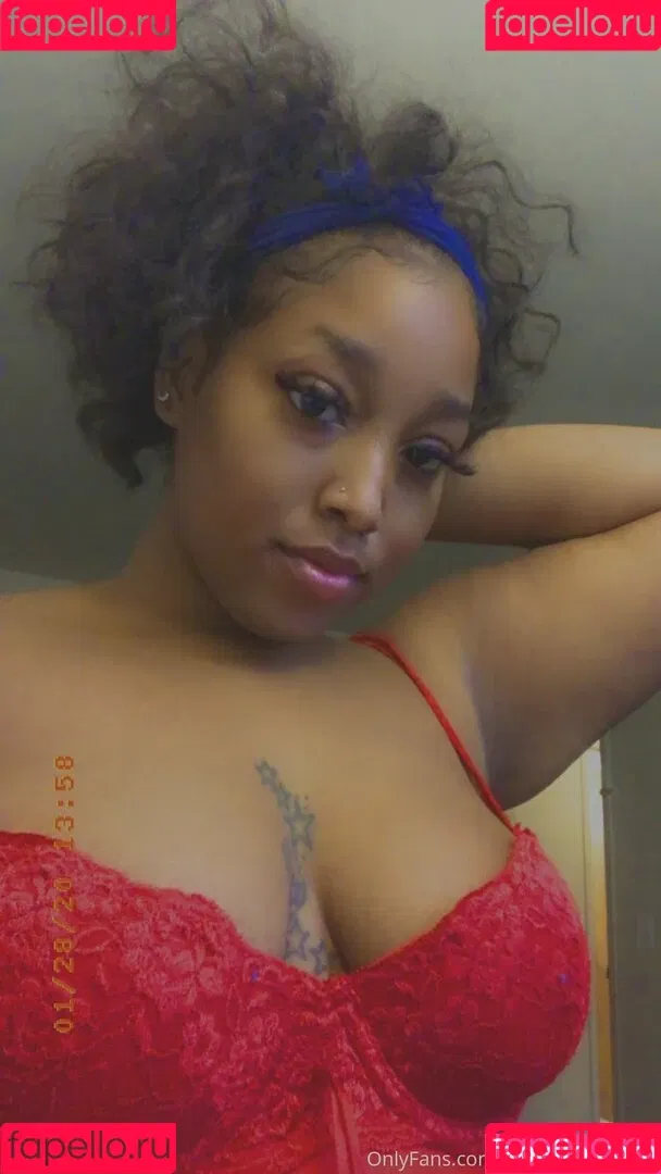 volaprettykitty Onlyfans Photo Gallery 