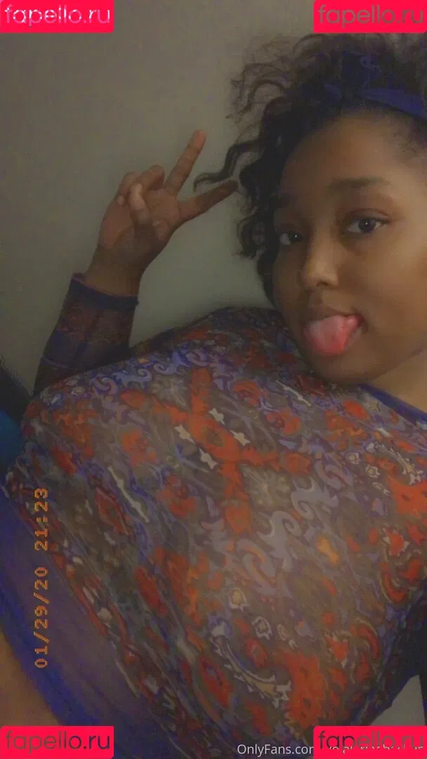 volaprettykitty Onlyfans Photo Gallery 