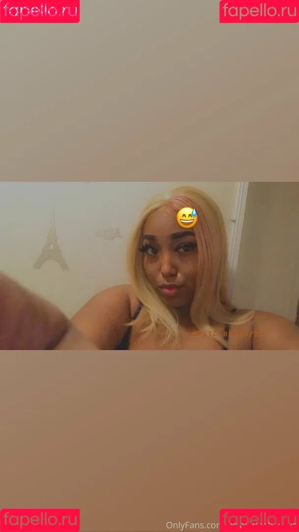 volaprettykitty Onlyfans Photo Gallery 