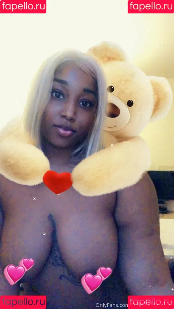 volaprettykitty Onlyfans Photo Gallery 