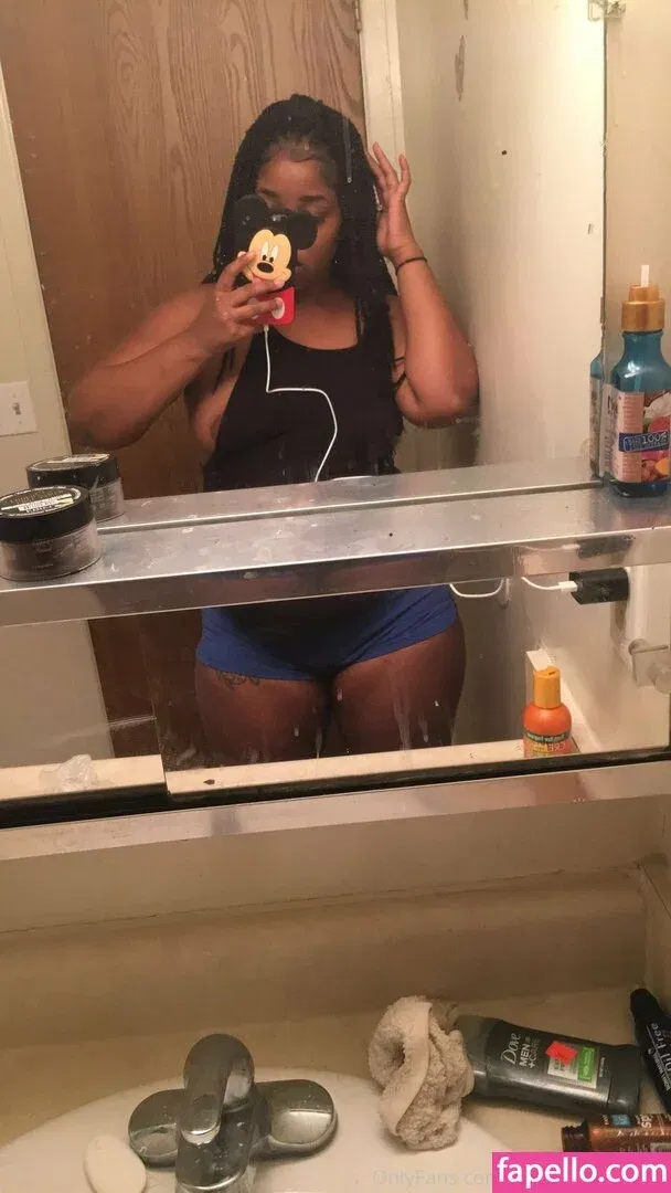 volaprettykitty Onlyfans Photo Gallery 