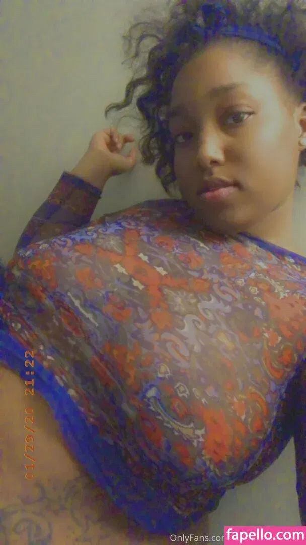 volaprettykitty Onlyfans Photo Gallery 