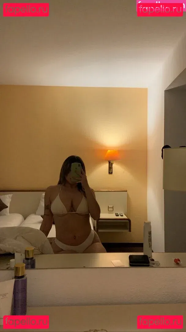 belonly Onlyfans Photo Gallery 