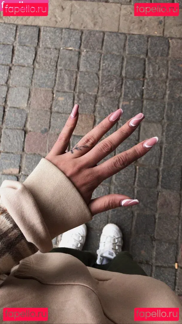 belonly Onlyfans Photo Gallery 