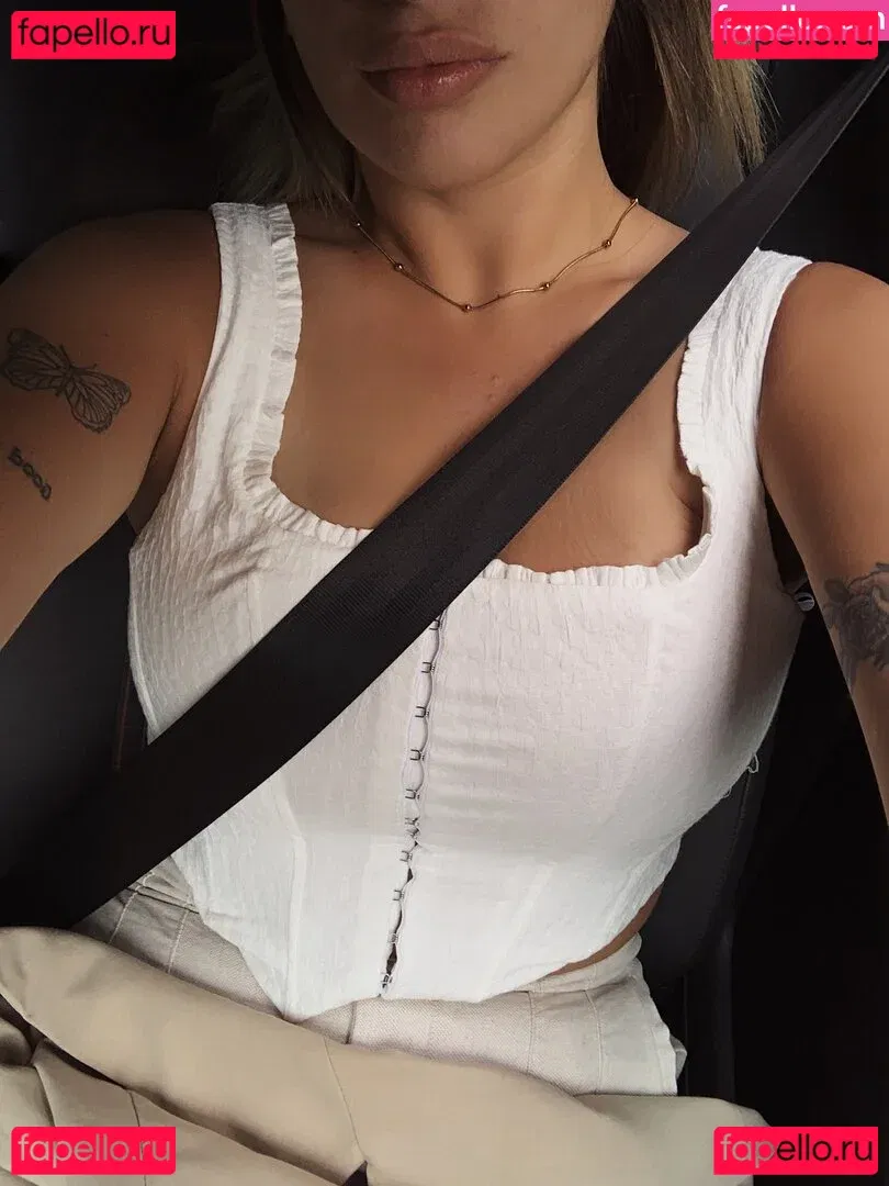 belonly Onlyfans Photo Gallery 