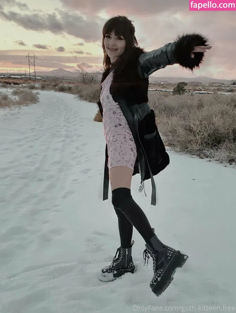 goth-kitteen.free Onlyfans Photo Gallery 