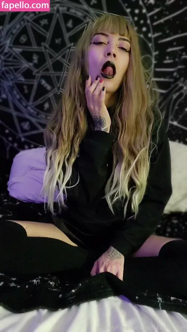 goth-kitteen.free Onlyfans Photo Gallery 