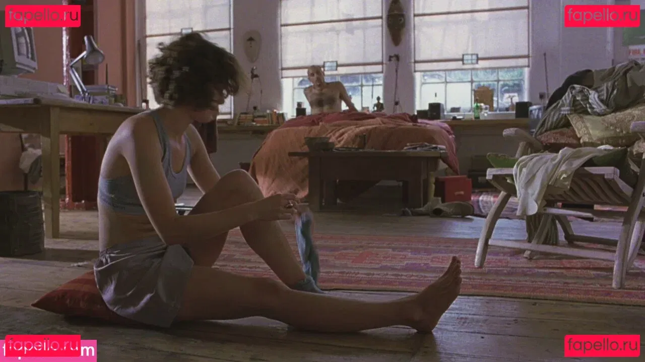 Lena Headey Onlyfans Photo Gallery 