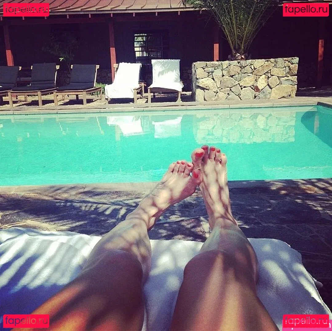 Lena Headey Onlyfans Photo Gallery 