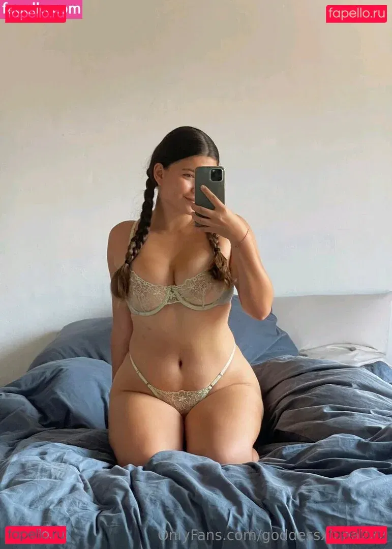 Isabellakiss Onlyfans Photo Gallery 