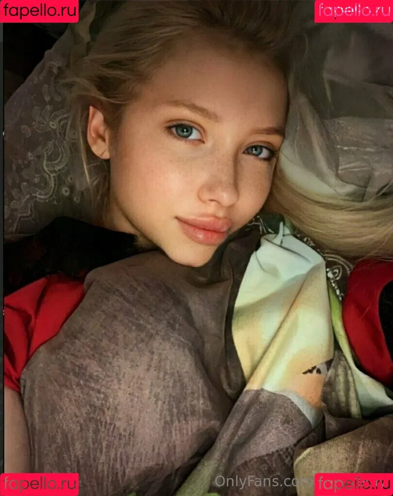 lola_redly Onlyfans Photo Gallery 