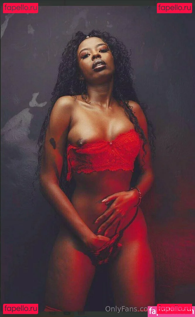 lola_redly Onlyfans Photo Gallery 