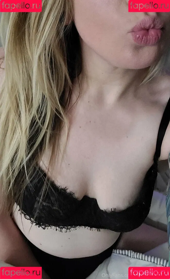 actualgoodgirl Onlyfans Photo Gallery 