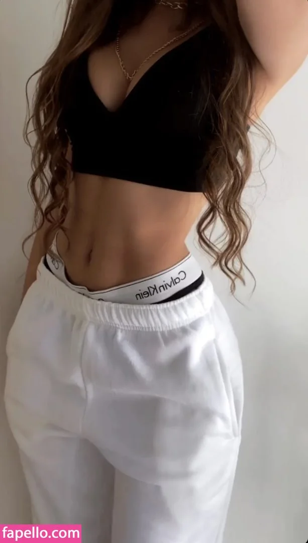 Lou de Laâge Onlyfans Photo Gallery 