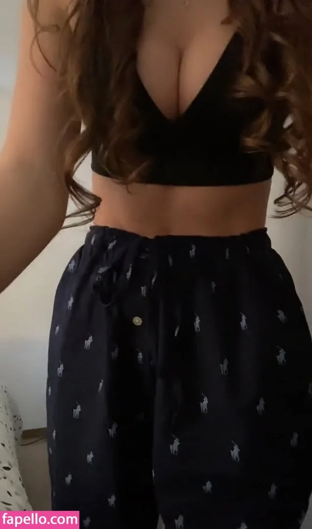 Lou de Laâge Onlyfans Photo Gallery 