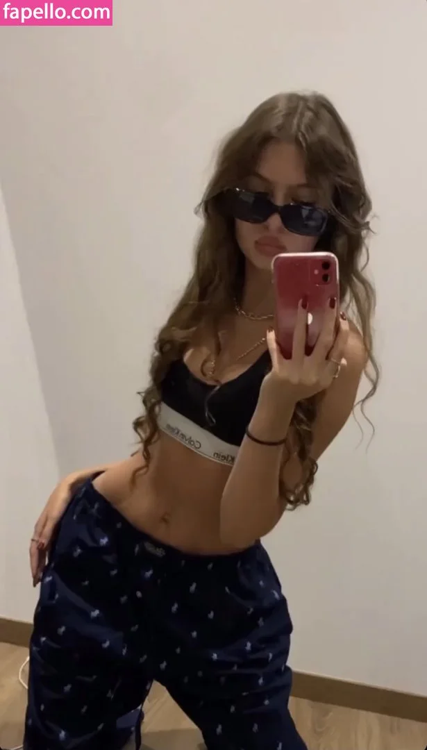 Lou de Laâge Onlyfans Photo Gallery 