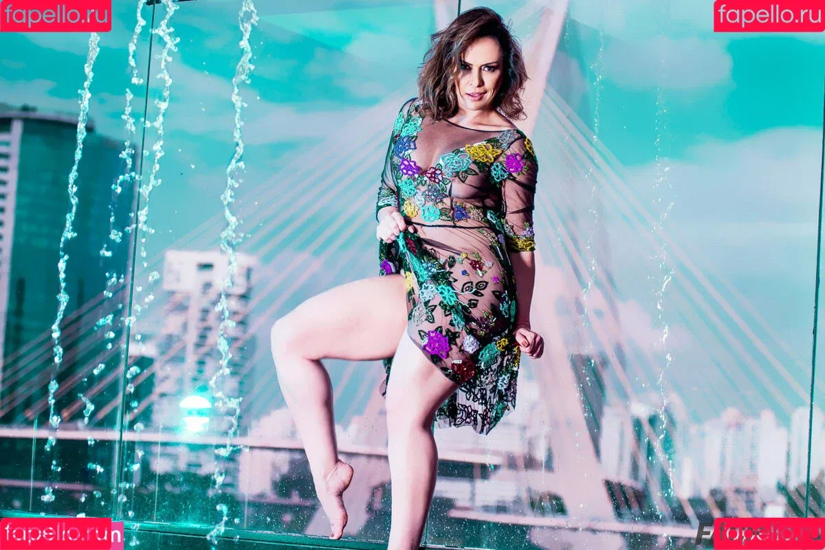 Nubia Oliver Onlyfans Photo Gallery 
